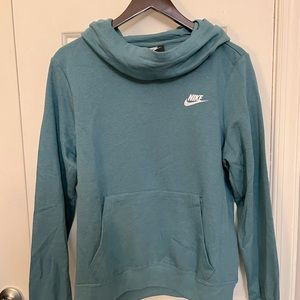 NWOT Nike sweatshirt funnelneck size M